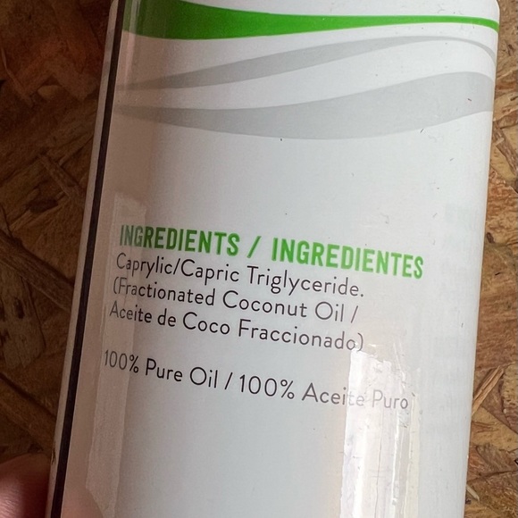 It Works! Fractionated Coconut Oil New Sealed Skincare Carrier Essential Oil New - Picture 2 of 5